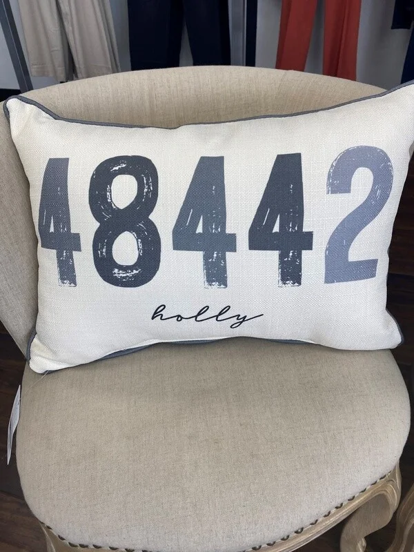 48442 Holly Pillow