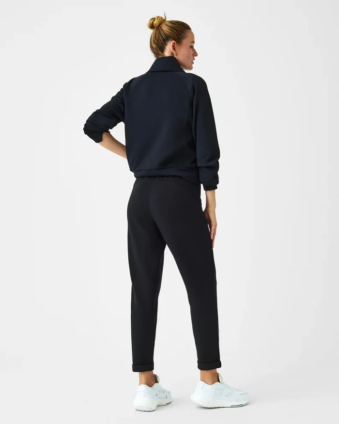 Air Essential Tapered Jogger Sweat-Black