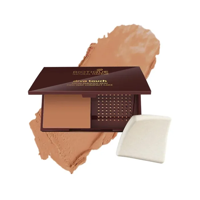 Biotique Natural Makeup Diva Satin Smooth 3-in-1 Compact Makeup, Almond Glow, 9g