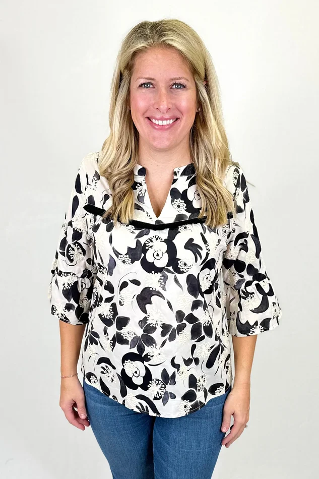 BLACK & WHITE FLORAL EMBROIDERED VNECK TOP