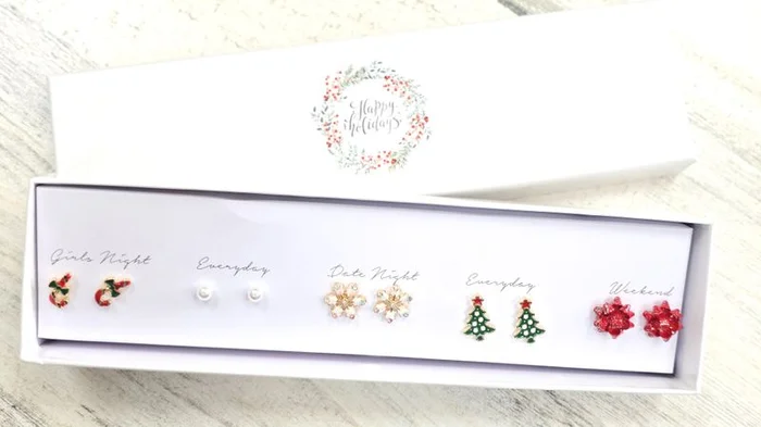 CHRISTMAS EARRING BOXED SET