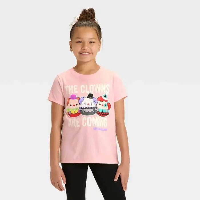 Girls‘ Squishmallows Clowns Glow in the Dark Halloween Short Sleeve Graphic T-Shirt – Pink M