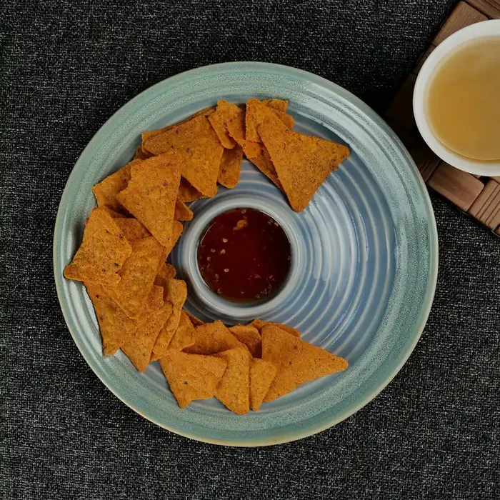 KHURJA POTTERY ‘Spiral Chills‘ Chip & Dip Serving Platter for Snacks – Ceramic Platters Blue Pottery Starter Plates Microwave Safe (Blueish Green 10 Inch)