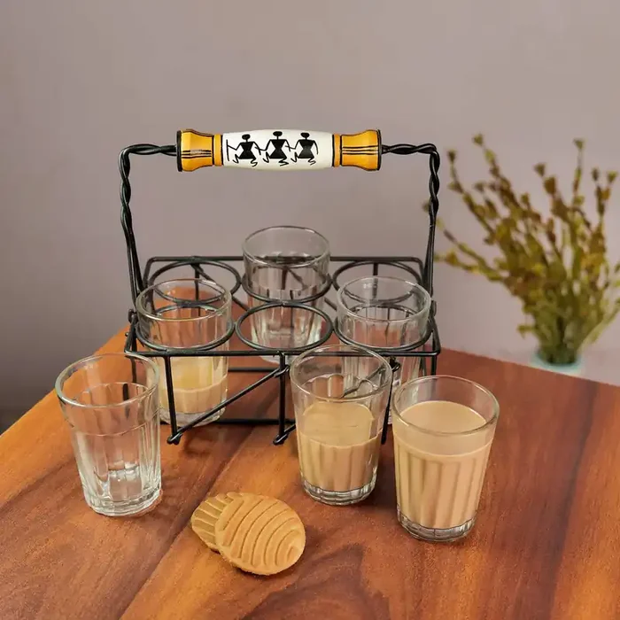 KHURJA POTTERY ‘Warli Transparent‘ Cutting Chai Glasses with Stand Tea Glass Set of 6 with Stand Dhaba Style Tea Glass Holder Carrier (Wrought Iron)