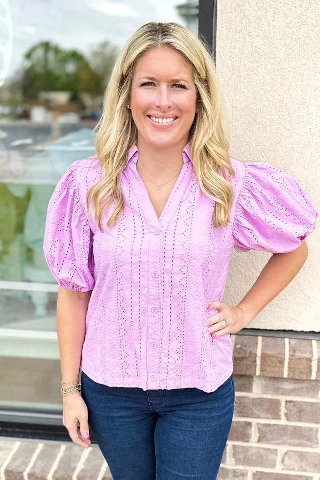 LAVENDER EYELET VNECK COLLAR BUTTON TOP