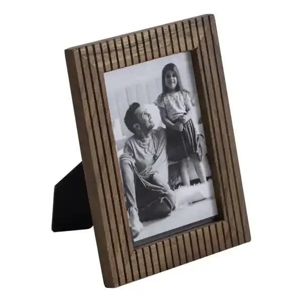 Realspace Becker Wood Picture Frame, 5-3/4″” X 7-3/4″”, Matted For 4″” X 6″”, Natural