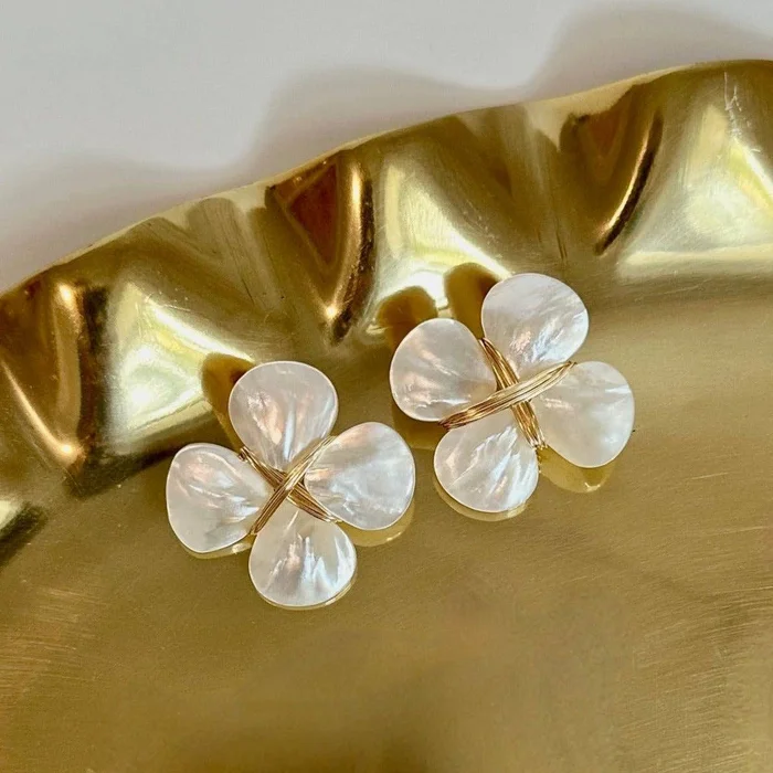 Sidebar Designs Earrings – The Anna Grace