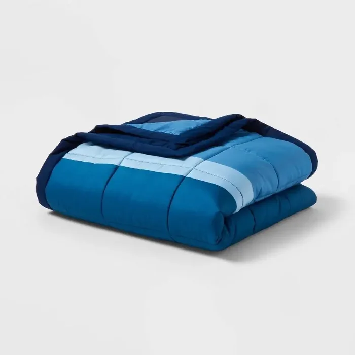Twin/Twin XL Down Alternative Blanket Blue Color Block – Room Essentials™