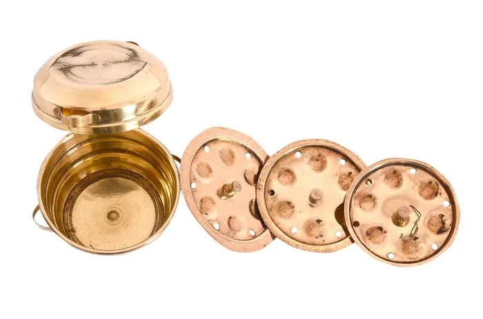 VARANASI WOODEN TOYS Brass Idli Vessels Playset Play Kitchen Cooking Set Collectible Classical Indian Toys Vintage Showpiece Figurine for Home Decors Bhatukali Miniature Metal Toy