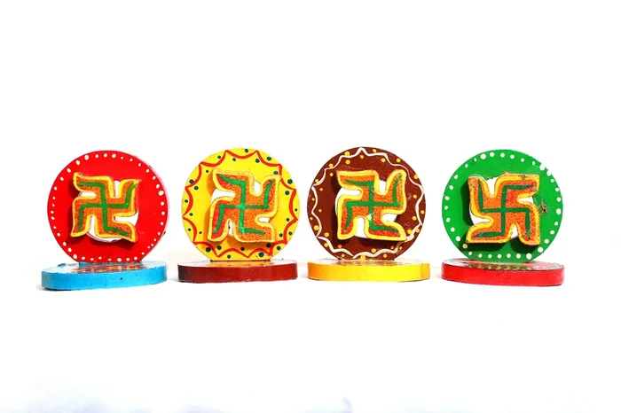 VARANASI WOODEN TOYS Wooden Swastik AgarBatti Stand (Set of 4)