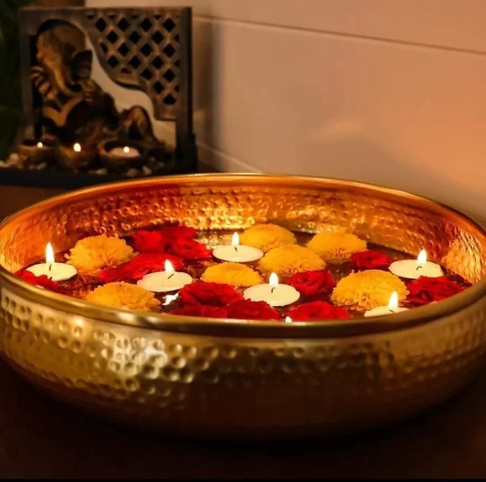 World Fire® Urli Bowl for Floating Flowers and Tea-Light Candles Home, Office and Table Decor Size 12In (Hammerd Golden Urli 12 Inch), 500 ml